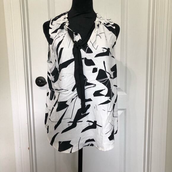 Vince Camuto Women's Blouse Sleeveless Tie Neck Detail Black White Size‎ Medium - Picture 1 of 8